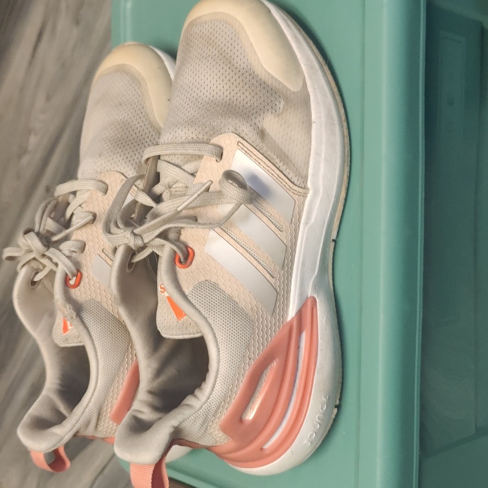 Adidas Sneakers